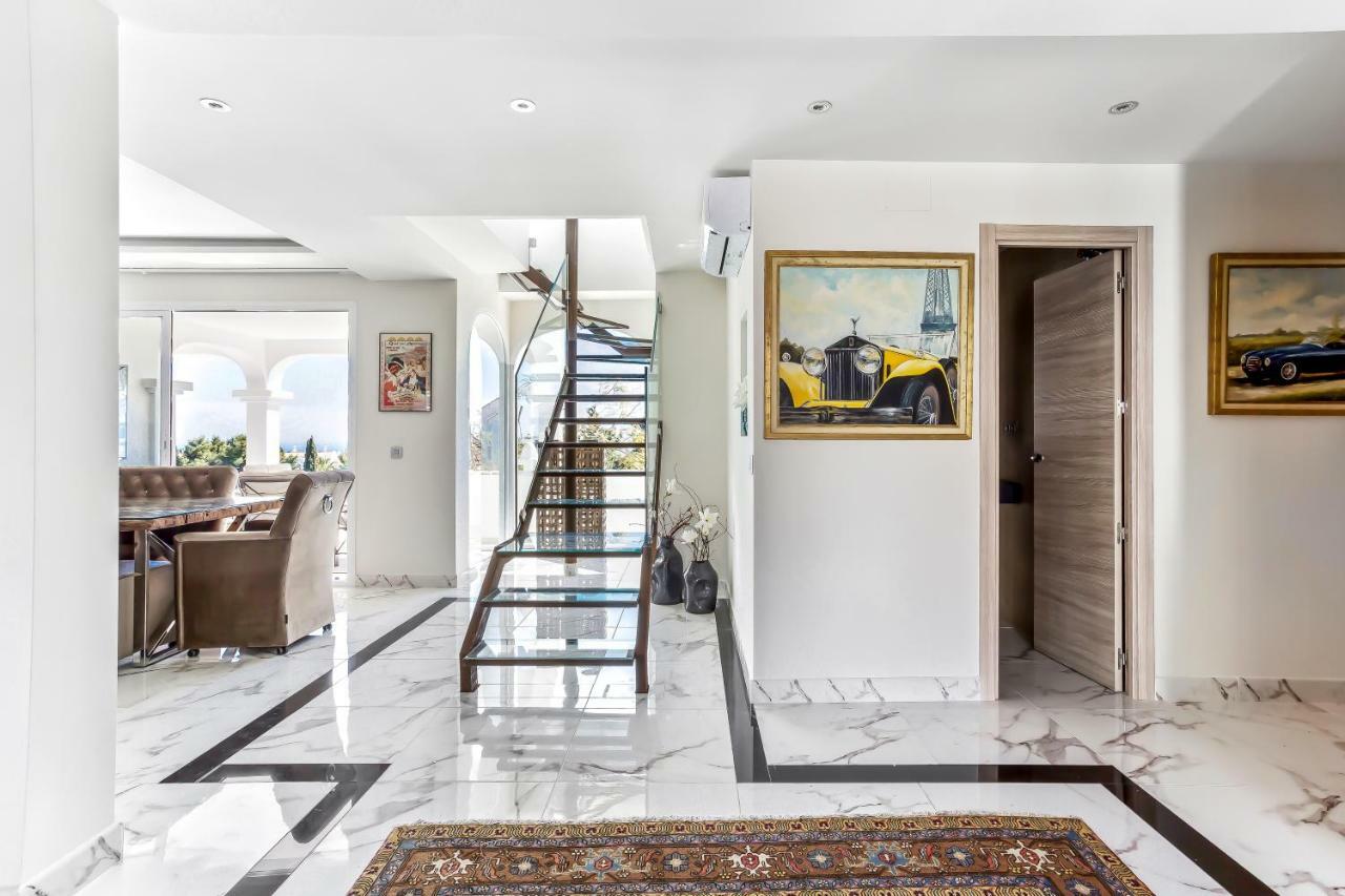 Luxury Villa Marbella With Nice Garden, Pool And Jacuzzi By Varenso Holidays Buitenkant foto